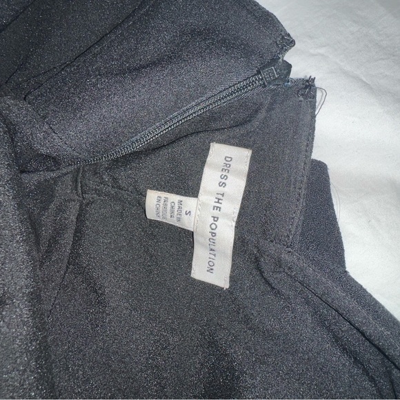 Dress the Population - Louisa Flutter Sleeve Dress - Picture 7 of 7